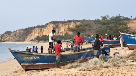 ANGOLA: LA BAHÍA DE CABO LEDO ANGOLA: LA BAHÍA DE CABO LEDO