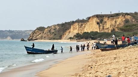ANGOLA: LA BAHÍA DE CABO LEDO ANGOLA: LA BAHÍA DE CABO LEDO