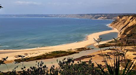 ANGOLA: LA BAHÍA DE CABO LEDO