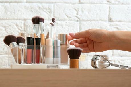 Cómo organizar tu maquillaje de manera eficiente Cómo organizar tu maquillaje de manera eficiente
