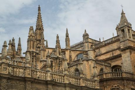 Un día en Sevilla: Visitar el Alcázar, la Catedral y la Giralda en un solo recorrido Un día en Sevilla: Visitar el Alcázar, la Catedral y la Giralda en un solo recorrido