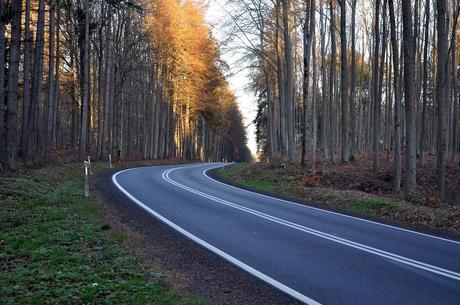 Cómo crear gráficos con ejes secundarios en MATLAB