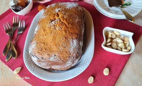 Pastel de madeira con té aromático y frutas secas Pastel de madeira con té aromático y frutas secas
