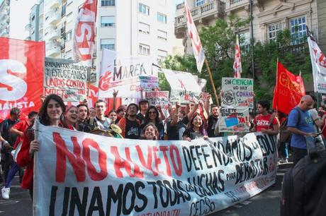 La columna vertebral de la Nación es la educación pública que iguala y nos hace libres