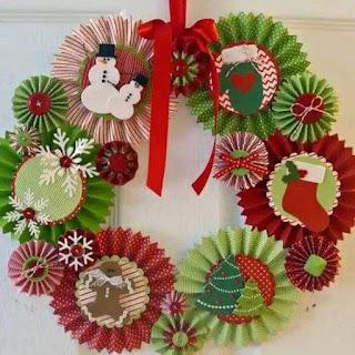 Aprende cómo hacer Rosetones navideños de papel para decorar Aprende cómo hacer Rosetones navideños de papel para decorar