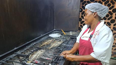 ANGOLA: RECORRIDO POR LA COSTA DESDE NAMIBE A SUMBE ANGOLA: RECORRIDO POR LA COSTA DESDE NAMIBE A SUMBE