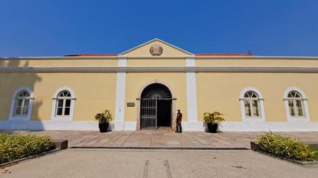 ANGOLA: RECORRIDO POR LA COSTA DESDE NAMIBE A SUMBE ANGOLA: RECORRIDO POR LA COSTA DESDE NAMIBE A SUMBE