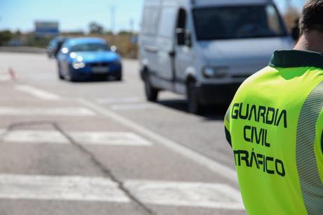 Comienza este lunes en toda C-LM la campaña de control y vigilancia de la DGT de distracciones al volante