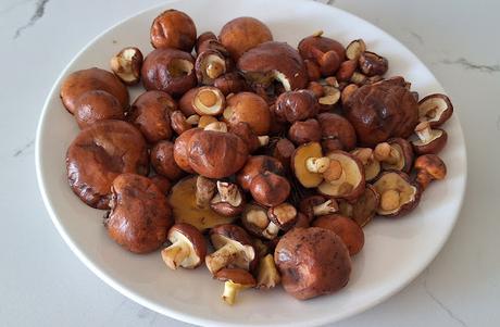 Medallón de ternera en salsa con setas Medallón de ternera en salsa con setas