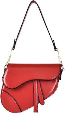 Los complementos más chic del otoño 2024: bolsos rojos, botas altas, cinturones con logo... Los complementos más chic del otoño 2024: bolsos rojos, botas altas, cinturones con logo...