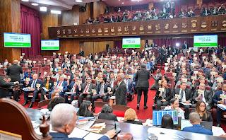 La Revisora modifica de prisa artículos Constitución.