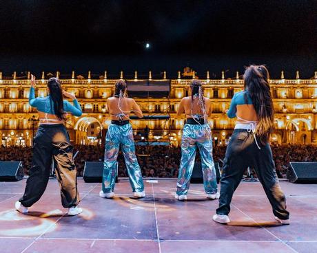 K-Narias Conquistan la Plaza Mayor de Salamanca con un Concierto Épico