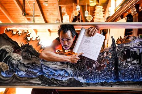 Benjamin Von Wong llega a la COP 16 con su instalación artística ‘Jenga de la Biodiversidad’