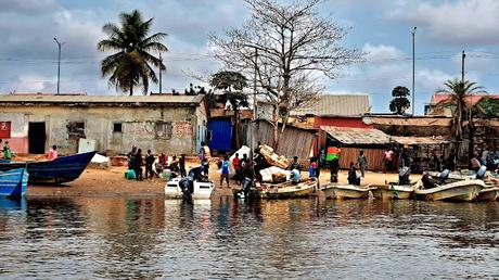 ANGOLA : NAVEGANDO EL RIO CONGO ANGOLA : NAVEGANDO EL RIO CONGO