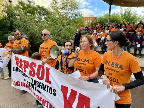 Unas 200 personas se manifiestan en Puertollano por la «equiparación laboral» de los trabajadores de RLESA