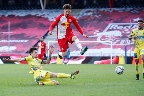 Jürgen Klopp vuelve del retiro de la mano de Red Bull SOCCER - BL, RBS vs St.Poelten