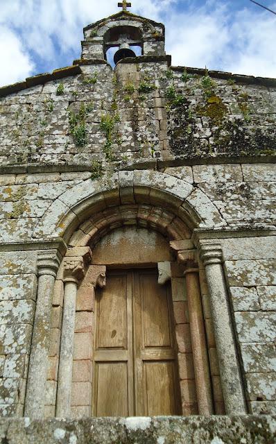 ROMÁNICO EN EL CAMINO DE INVIERNO  IGLESIA DE SAN MARTIÑO  Fachada Oeste