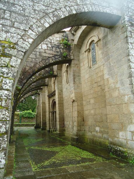 ROMÁNICO EN EL CAMINO DE INVIERNO COLEGIATA DE SANTA MARIA LA REAL DE SAR. Fachada Norte