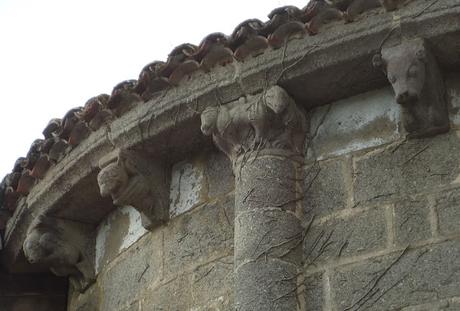 ROMÁNICO EN EL CAMINO DE INVIERNO  IGLESIA DE SAN SALVADOR DE ASMA  Canecillos ábside 1