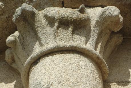 ROMÁNICO EN EL CAMINO DE INVIERNO IGLESIA DE SAN MARTIÑO Capitel columna ábside