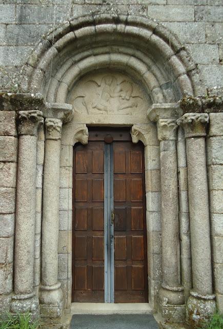 ROMÁNICO EN EL CAMINO DE INVIERNO  IGLESIA DE SANTIAGO Portada Oeste