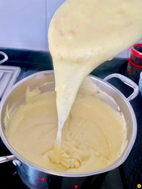 Pommes aligot, puré de patatas con queso