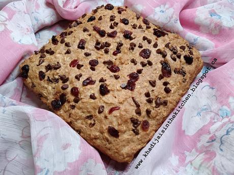 GÂTEAU À LA FARINE DE BLÉ COMPLET, FLOCONS D'AVOINE ET BANANE / WHOLE WHEAT FLOUR ROLLED OATS BANANA CAKE / BIZCOCHO DE HARINA INTEGRAL, COPOS DE AVENA Y PLÁTANO / كيك دقيق القمح ورقائق الشوفان والموز GÂTEAU À LA FARINE DE BLÉ COMPLET, FLOCONS D'AVOINE ET BANANE / WHOLE WHEAT FLOUR ROLLED OATS BANANA CAKE / BIZCOCHO DE HARINA INTEGRAL, COPOS DE AVENA Y PLÁTANO / كيك دقيق القمح ورقائق الشوفان والموز