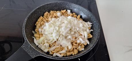 Apagallums rellenos de arroz con pollo y queso feta gratinados al horno (setas)