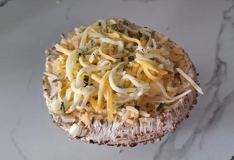 Apagallums rellenos de arroz con pollo y queso feta gratinados al horno (setas)