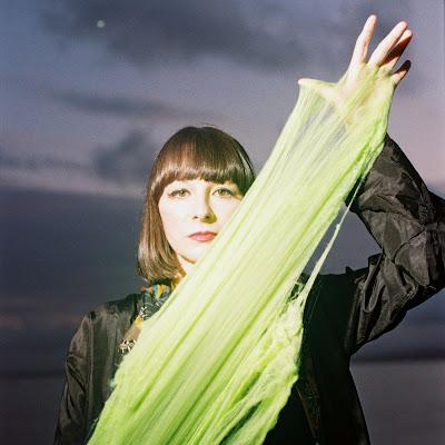 ALONDRA BENTLEY: 'LA MATERIA'