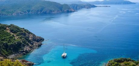 5 razones para alquilar un catamarán en tus próximas vacaciones