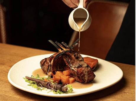 El restaurante Arcano propone ‘catar y saborear’ la historia del Born