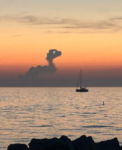 Dinosaurios en las nubes por Chris Judge