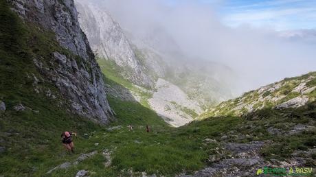 Salida de la Majada de Orandi a la ladera del Cueto Albo
