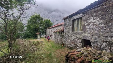 Barrio de El Castillo, Bulnes, Picos de Europa