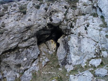 Poncebos-Las Salidas de Bulnes-Bulnes-Canal de Amuesa-Amuesa
