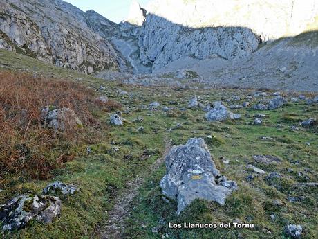 Poncebos-Las Salidas de Bulnes-Bulnes-Canal de Amuesa-Amuesa