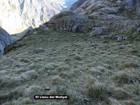 Poncebos-Las Salidas de Bulnes-Bulnes-Canal de Amuesa-Amuesa