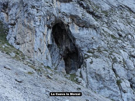 Poncebos-Las Salidas de Bulnes-Bulnes-Canal de Amuesa-Amuesa