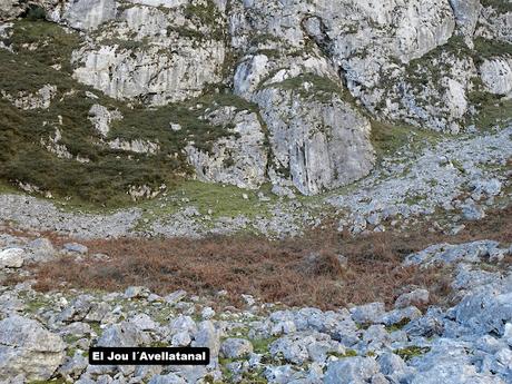 Poncebos-Las Salidas de Bulnes-Bulnes-Canal de Amuesa-Amuesa