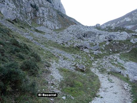 Poncebos-Las Salidas de Bulnes-Bulnes-Canal de Amuesa-Amuesa