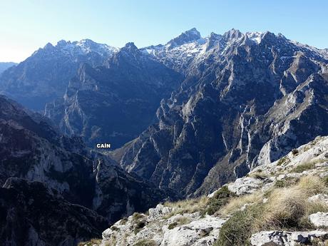 Poncebos-Las Salidas de Bulnes-Bulnes-Canal de Amuesa-Amuesa