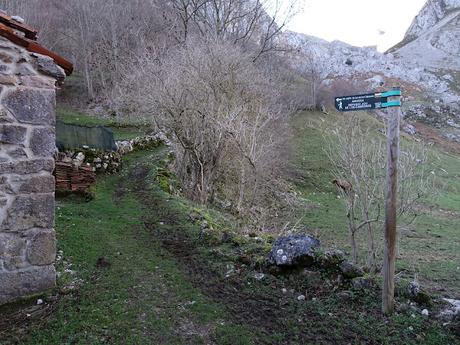 Poncebos-Las Salidas de Bulnes-Bulnes-Canal de Amuesa-Amuesa