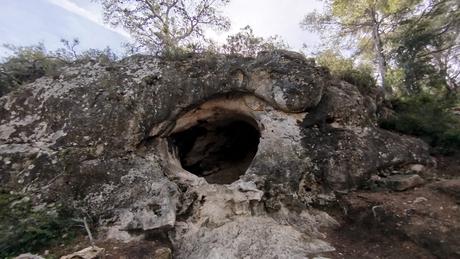 Explorando la Cova Foradada y la Talaia de Calafell | Baix Penedès Explorando la Cova Foradada y la Talaia de Calafell | Baix Penedès