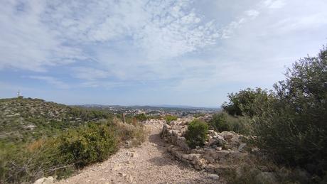 Explorando la Cova Foradada y la Talaia de Calafell | Baix Penedès Explorando la Cova Foradada y la Talaia de Calafell | Baix Penedès