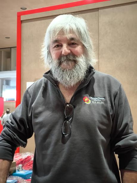 UNA SUDADERA PERSONALIZADA