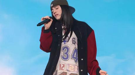 Billie Eilish presentó su éxito ‘Birds Of A Feather’ en Saturday Night Live Actuación de Billie Eilish