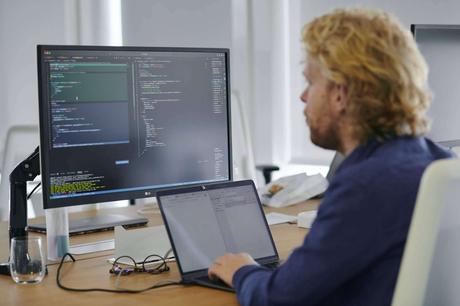 Transformando procesos de Onboarding técnico de nuevos ingenieros en empresas tecnológicas con arol.dev
