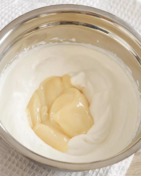 añadir leche condensada