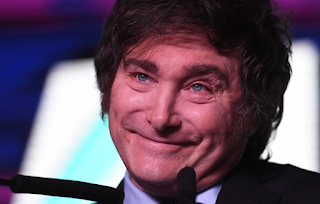 La libertad atrasa: En los suburbios de la dictadura